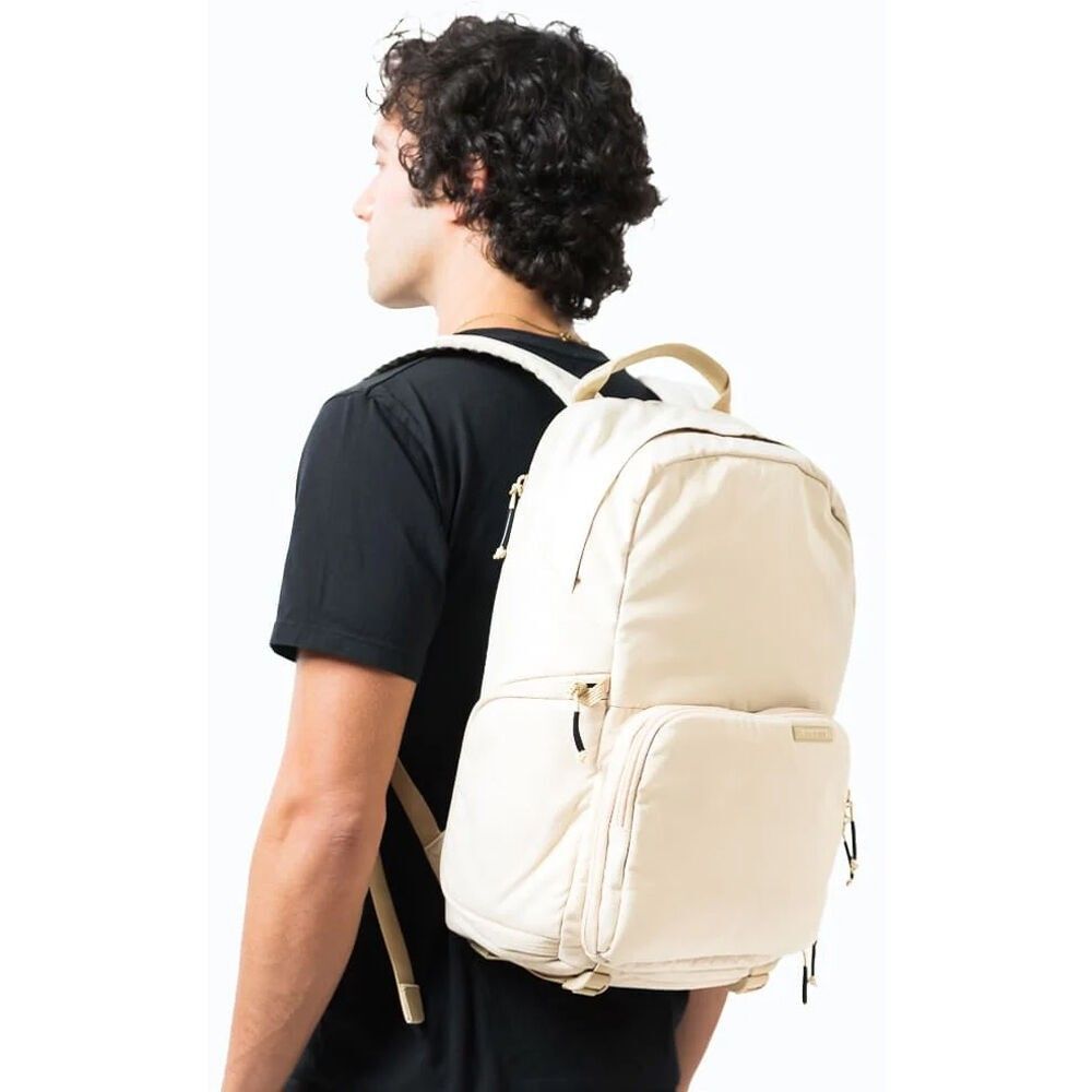 Brevite The Jumper Camera Laptop Backpack 18L (Poppy Red) NEW USA Fast Shipping - Picture 8 of 13
